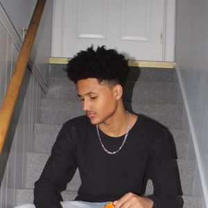 Meet your Posher, Lee